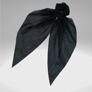 Black scrunchie with bow